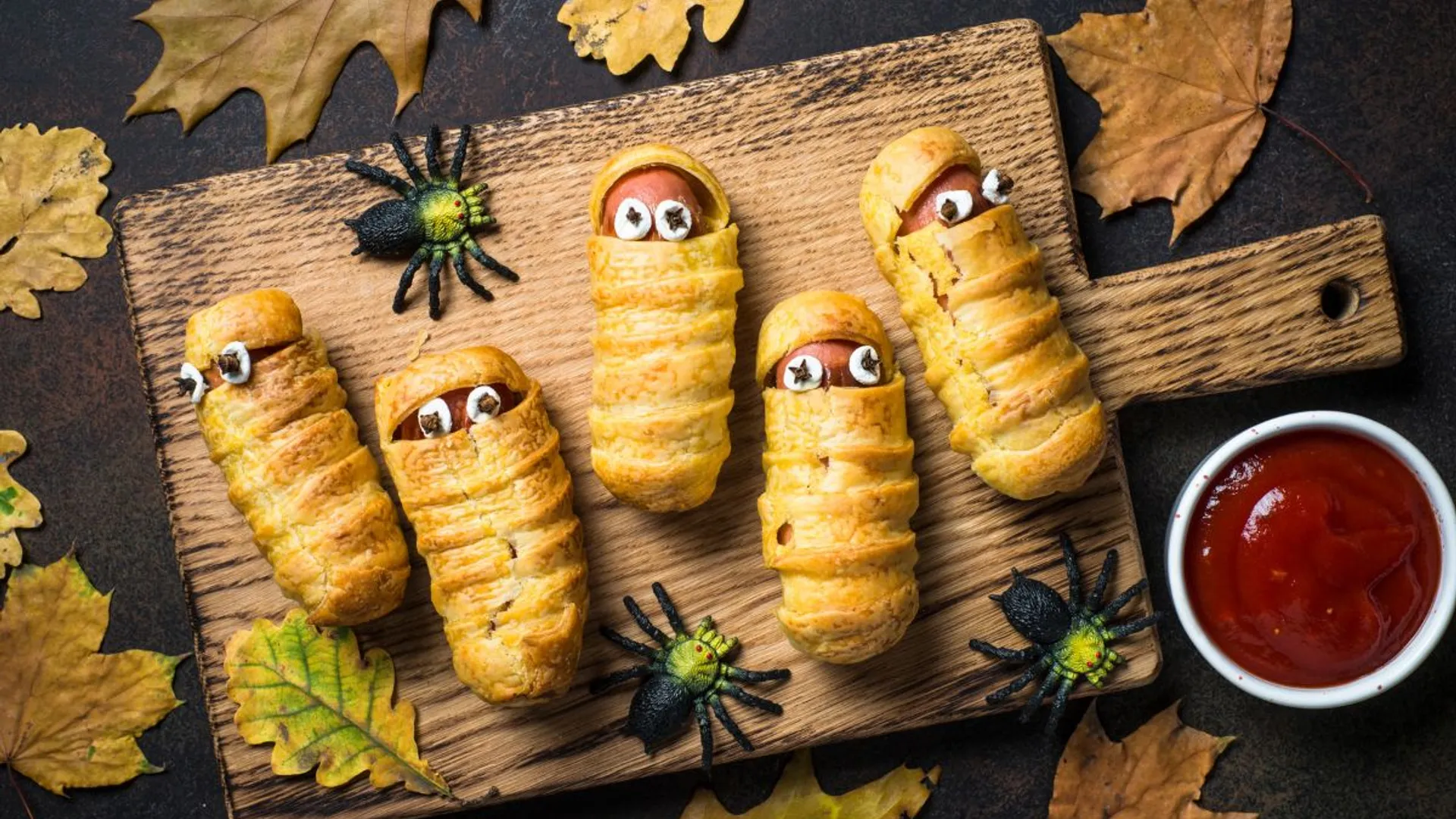 Como Fazer Múmias de Salsicha para o Halloween