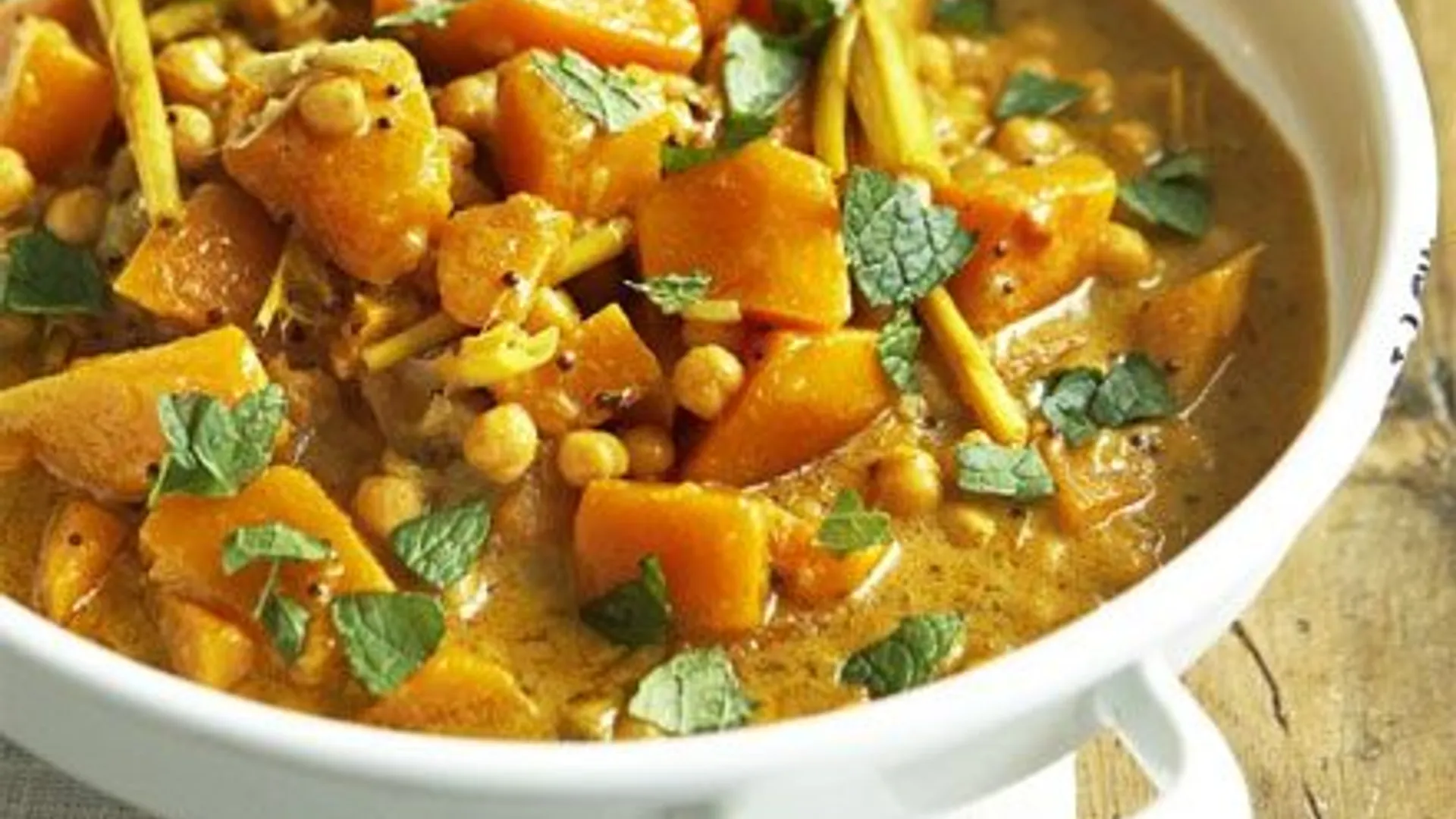 Curry de Abóbora com Grão-de-Bico: Um Prato Vegano Aromático