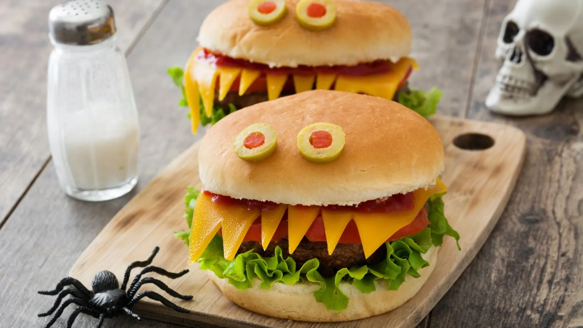 Como Criar um Hambúrguer Monstro Divertido para Halloween